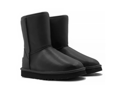 UGG Classic Short Luxury Black