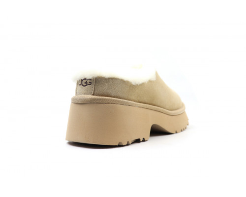 UGG New Heights Cozy Clog Sand