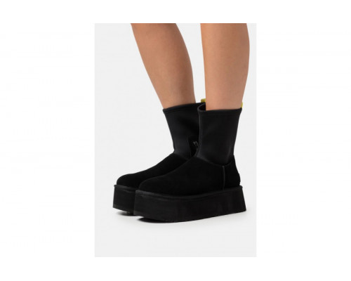 UGG Classic Dipper Black